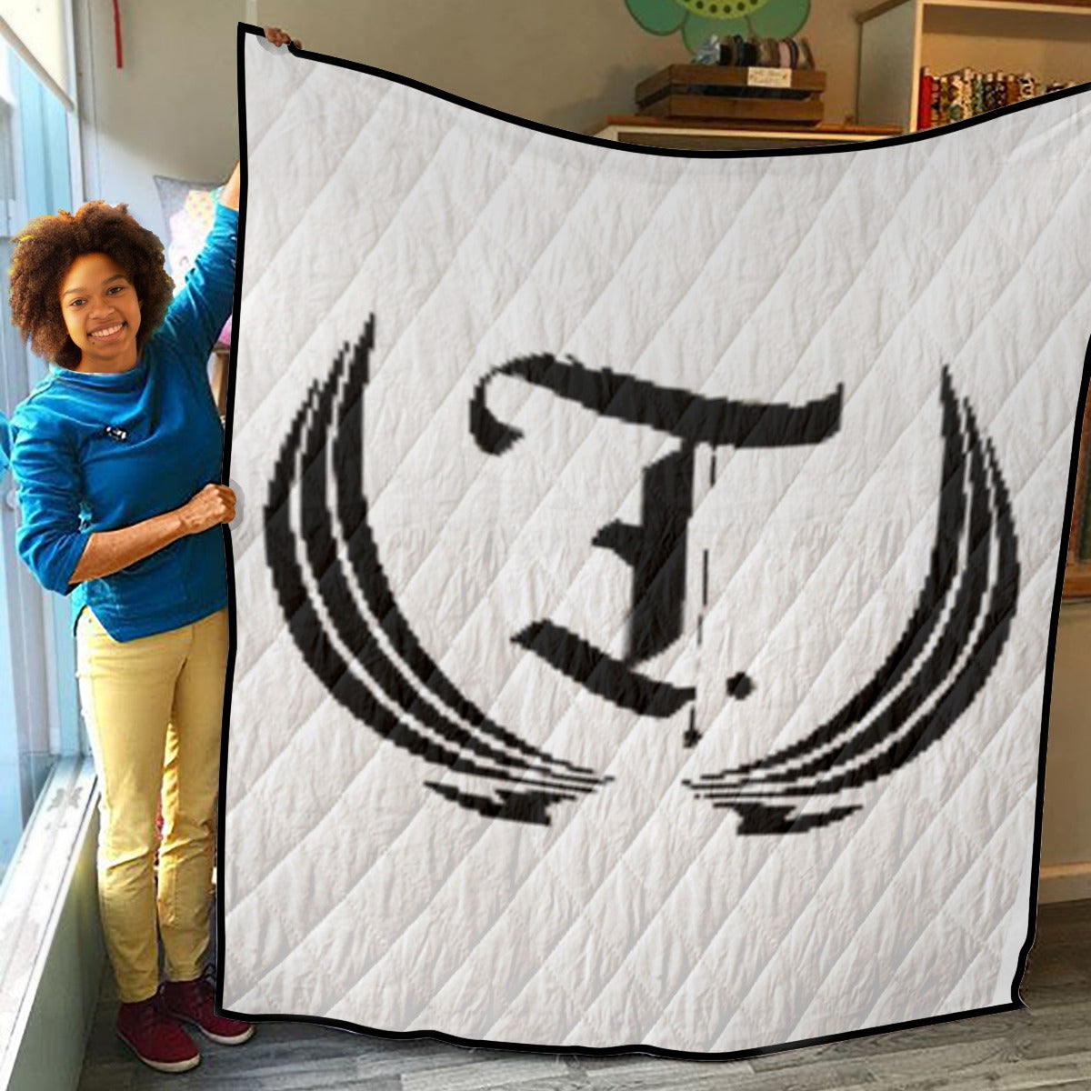 Lightweight & Breathable Quilt With Edge-wrapping Strips